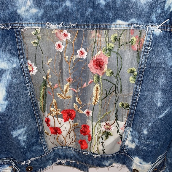 Custom Tie Dye Bleached & Distressed Denim/Jean Jacket with Embellished Tulle XL - Picture 4 of 12